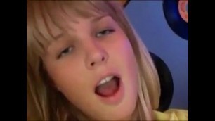 Perky boobs teen fucks her soaked pussy - www&period;fuck-se&period;xyz&sol;livecam